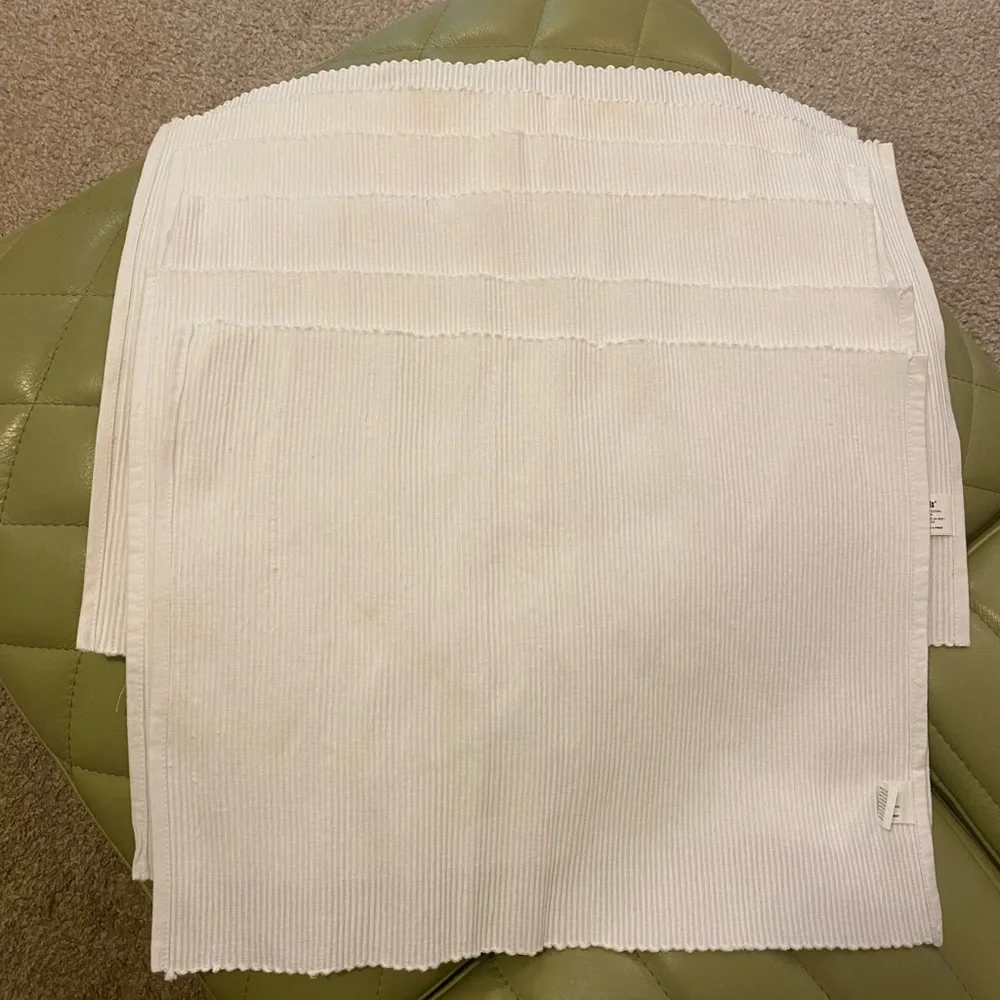 Pier One (6) White Place Mats (4 have been used & washed)